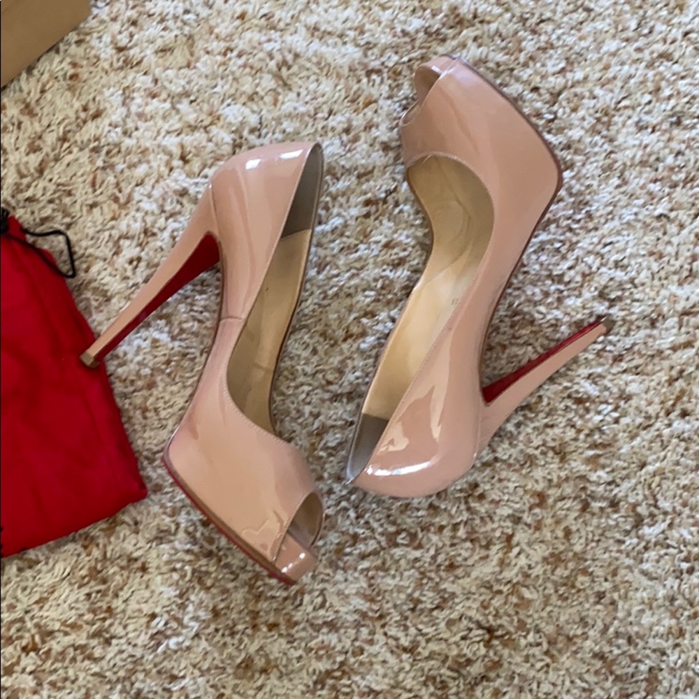 Patent Nude Very Prive Christian Louboutin